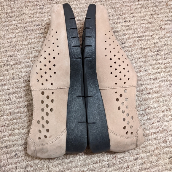 Clarks Women's Daelyn Summit Slip-On Loafer, Sand Nubuck, Size 7.5 - Picture 3 of 10